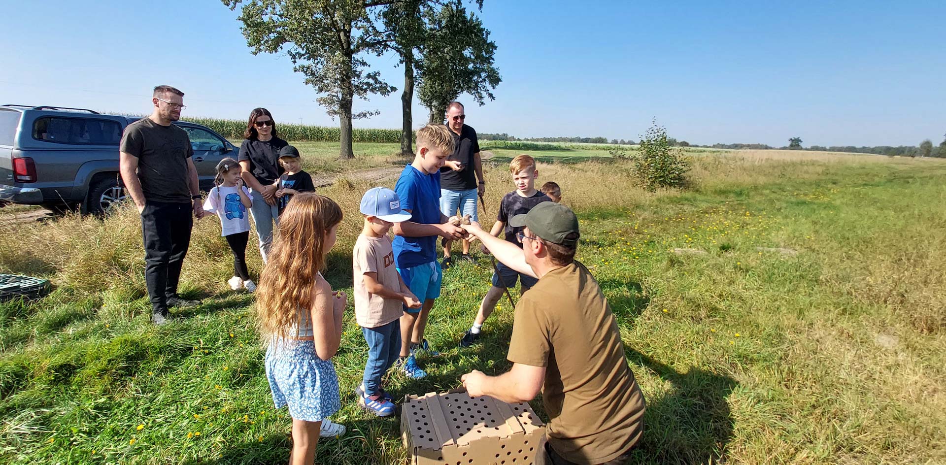 Kuropatwa choć mała, nie jest łatwo ją utrzymać w rękach